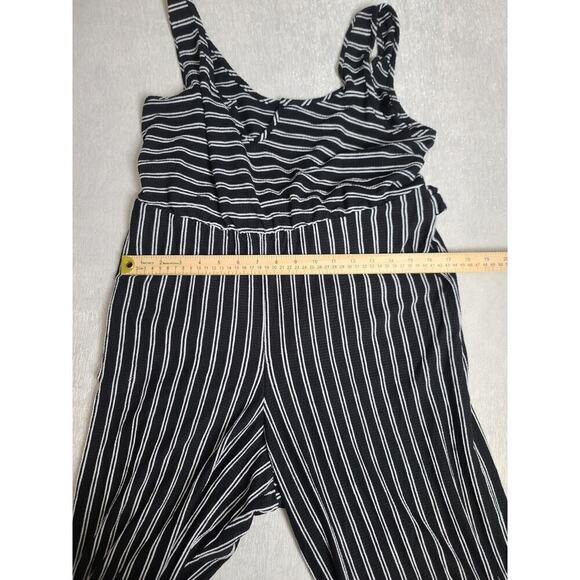 Torrid Jumpsuit Size 14/16 black/white striped Cropped Beachy Office work wear - Picture 4 of 6